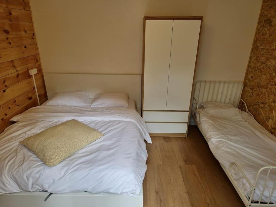 3 Bedroom Chalet On Camping Gt Balen 외부 사진